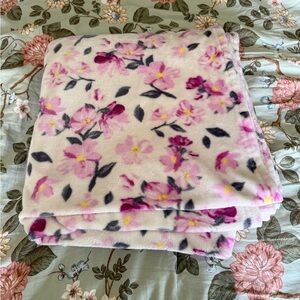 Floral Plush Throw Blanket - Pink